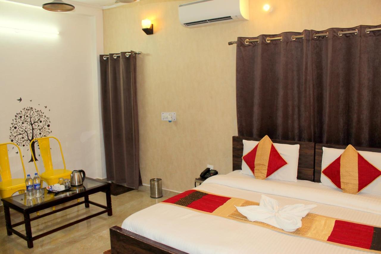 Krishna Residency - A Boutique Hotel Bareilly Exterior foto