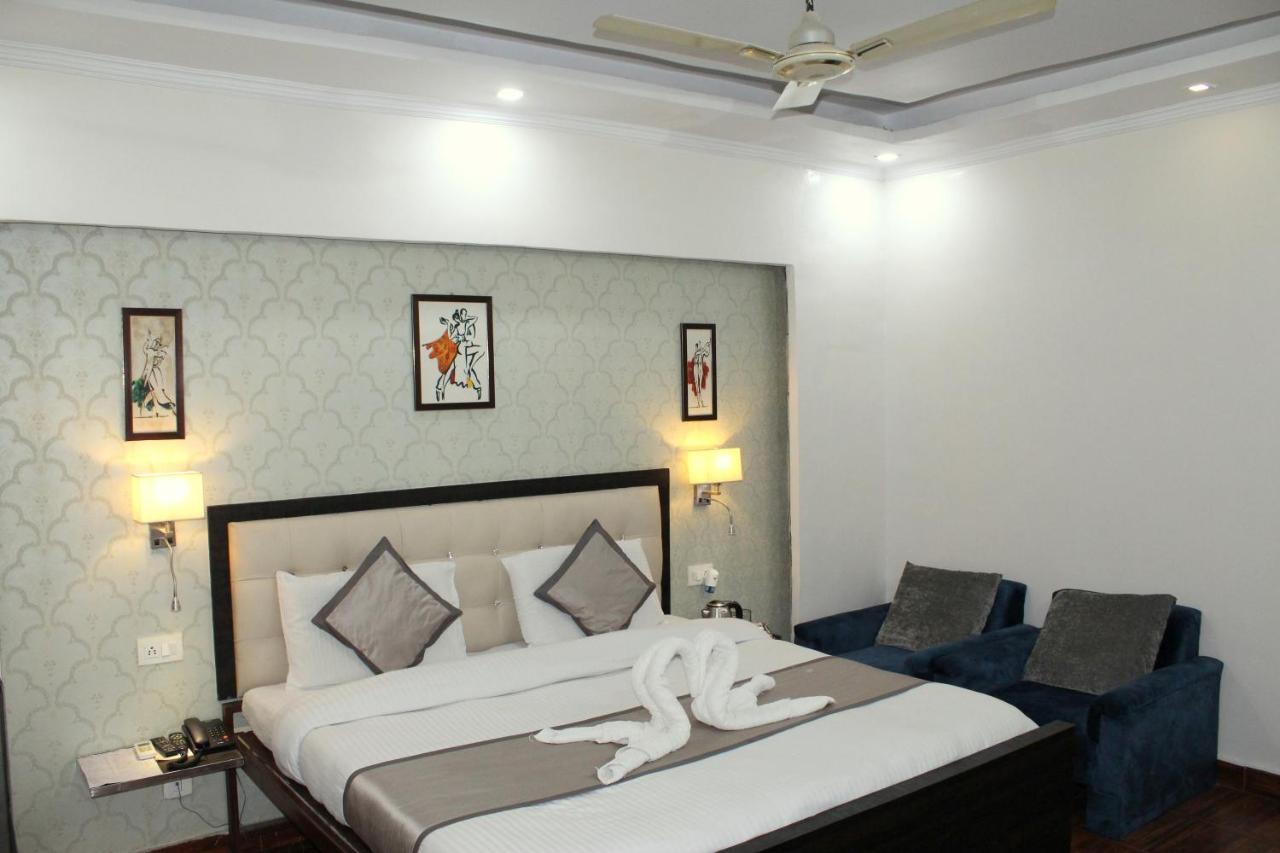 Krishna Residency - A Boutique Hotel Bareilly Exterior foto
