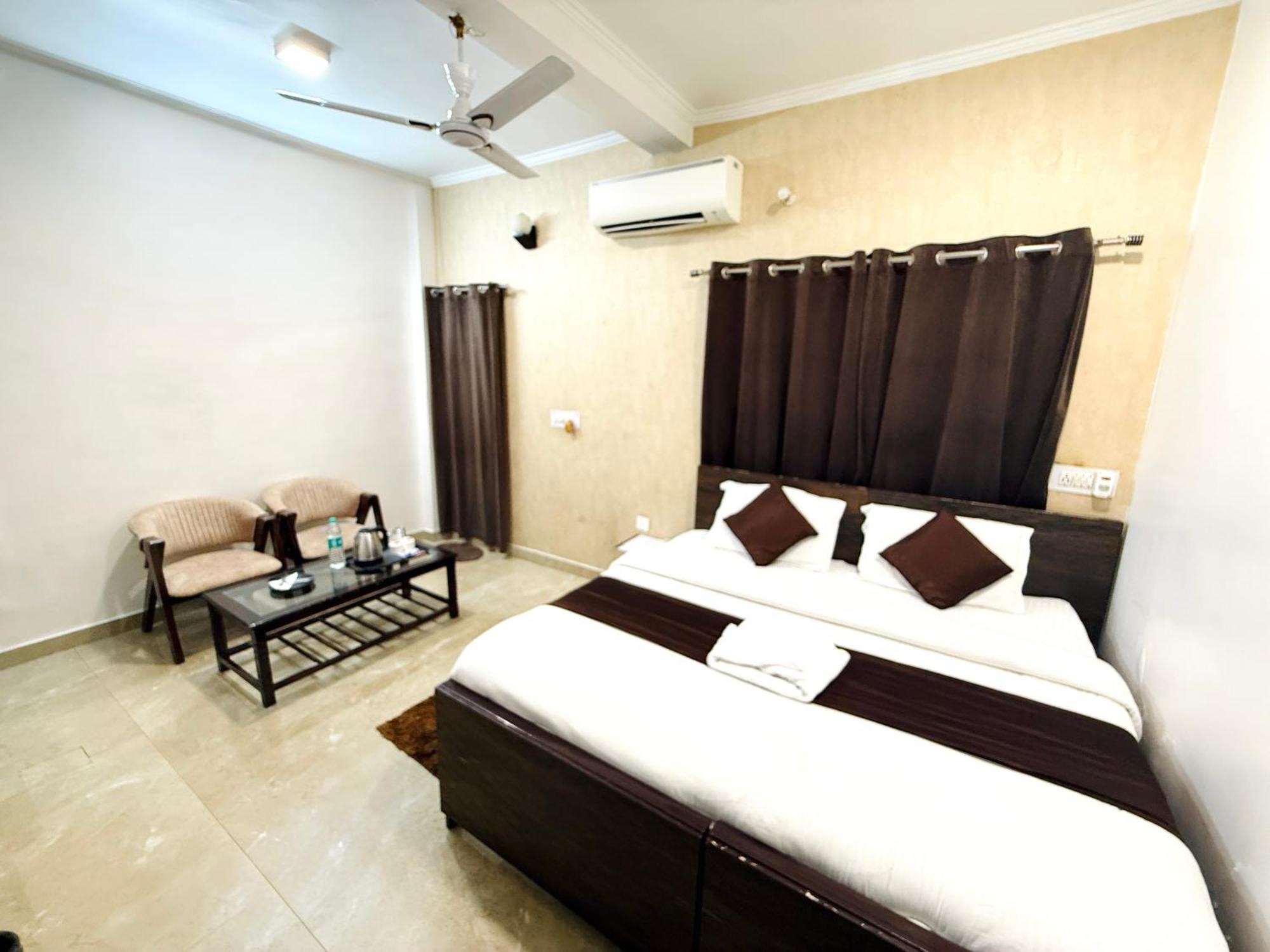 Krishna Residency - A Boutique Hotel Bareilly Exterior foto